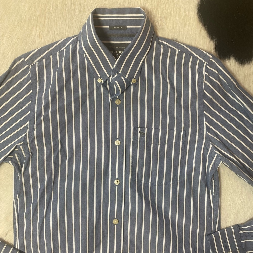 Abercrombie & Fitch Muscle Fit long sleep button up - Picture 5 of 9